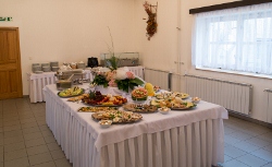 Fotografie rautu ve velkém sále. — 30