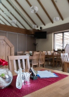 Fotografie malého salónku s restauraci — 10